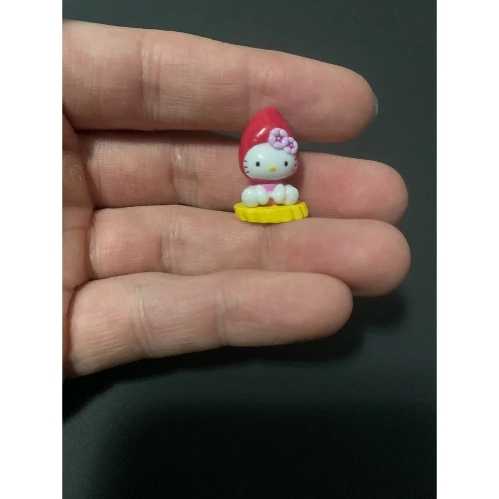 Sanrio Hello Kitty Sweet Potato Fishcake Mini Figure Charm